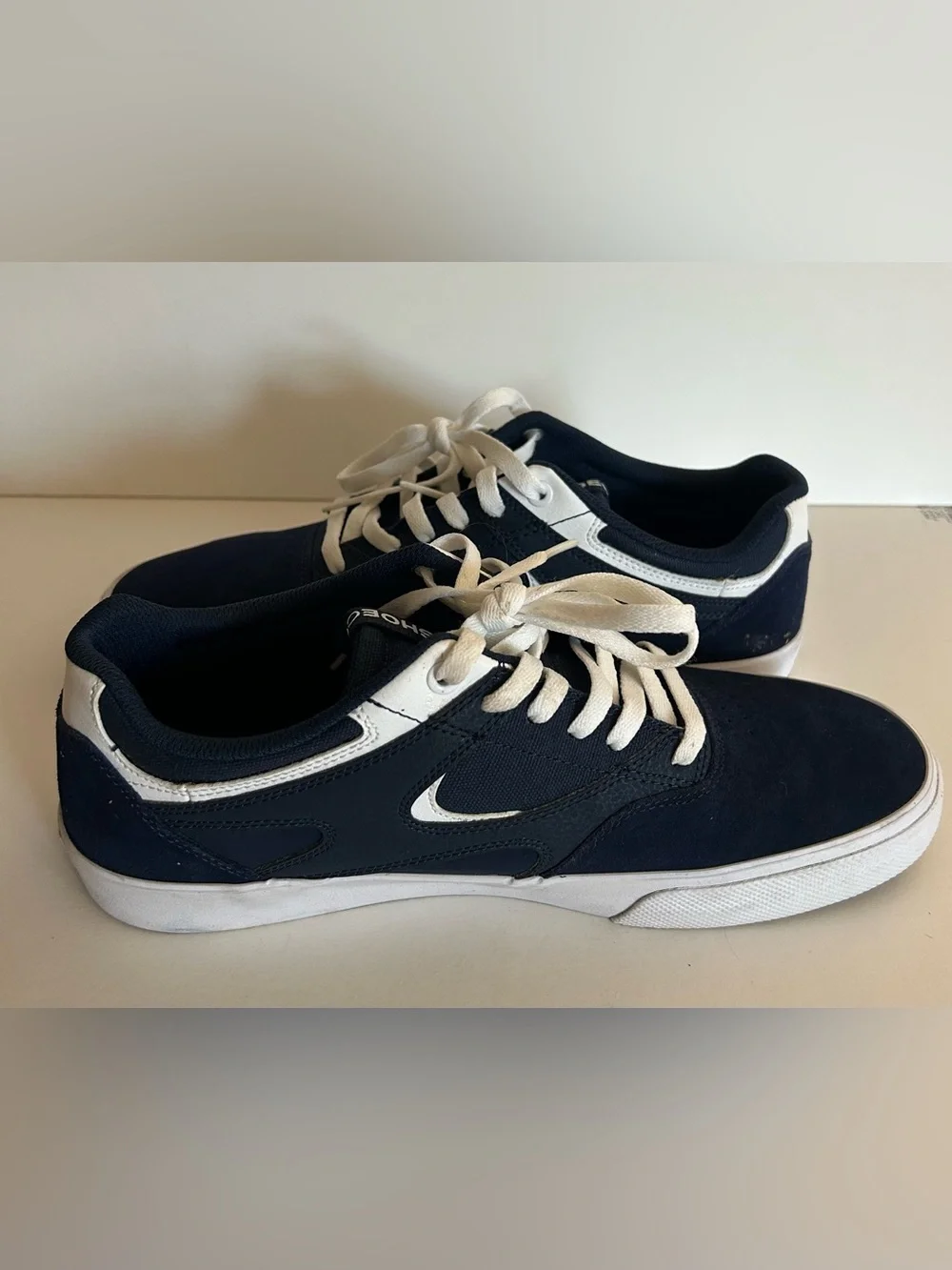 DC Kalis Vulc S Navy and White Low-Top Skate Sneakers